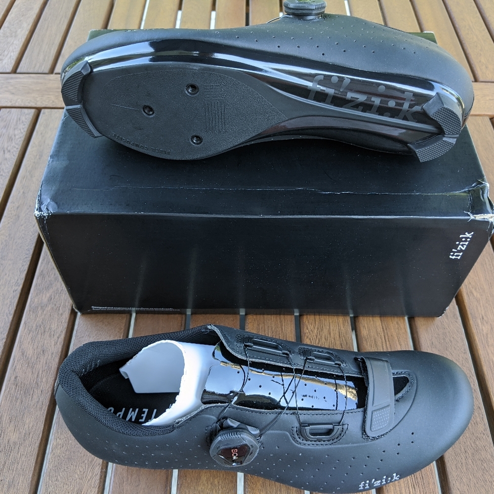 Fizik Mens cycling shoes BNIB black